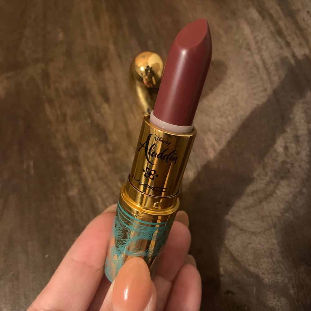 Mac Cosmetics lipstick